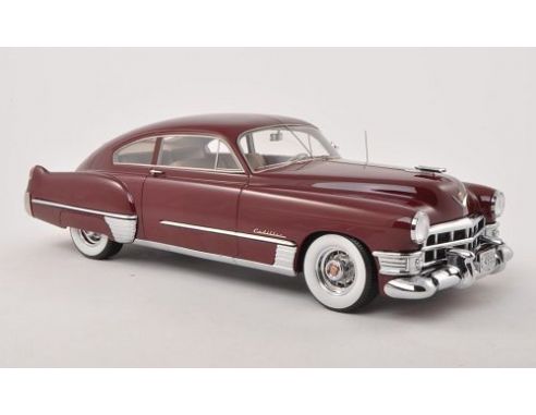 Neo Scale Models NEO18245 CADILLAC SERIE 62 CLUB COUPE' SEDANETTE 1947 DARK RED 1:18 Modellino