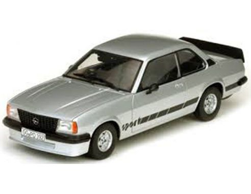 Vitesse 05392 OPEL ASCONA 400 SPORT 1983 1/18 Modellino