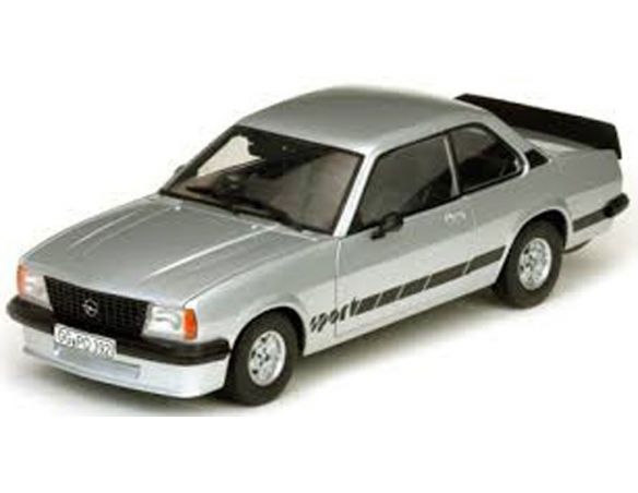 Vitesse 05392 OPEL ASCONA 400 SPORT 1983 1/18 Modellino