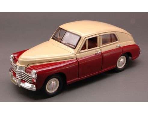 Yat Ming YM24214AM GAZ M20 POBEDA (VITTORIA) 1946-58 AMARANT/CREAM 1:24 Modellino