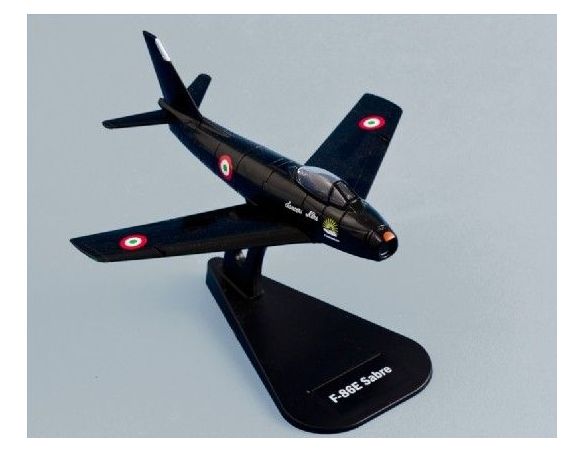 Italeri IT48122 F-86E AERONAUTICA MILITARE SABRE LANCERI NERI 1/100 Aereo Modellino