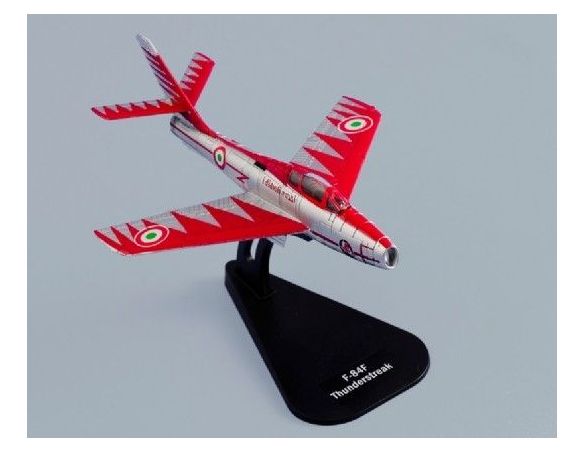 Italeri IT48110 F-84F AERONAUTICA MILITARE THUNDERSTREAK DIAVOLI ROSSI 1/100 Aereo Modellino