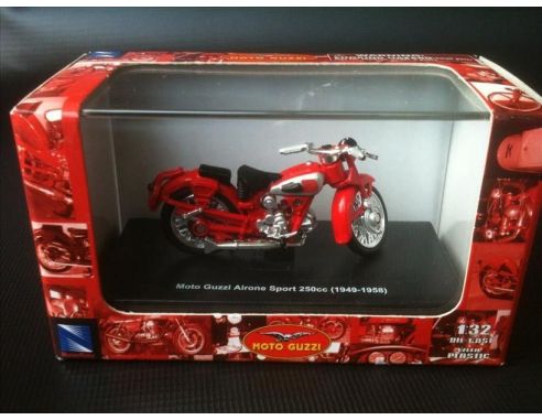 New Ray NY06086 Moto Guzzi AIRONE SPORT 250cc (1949-1958) 1:32 Moto                                 Modellino