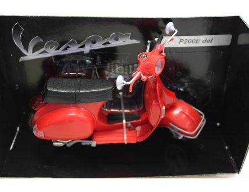 New Ray  VESPA PIAGGIO P 200 E 1978 red 1/12        Modellino