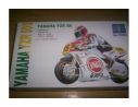 Lee 01004 YAMAHA YZR 500 LUCKY STRIKE CON PILOTA KIT DI MONTAGGIO 1/12                  Modellino