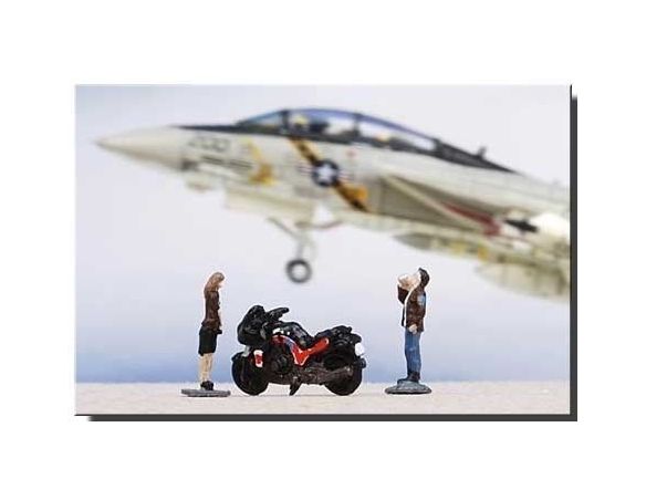 Century Wings 670457 SET FIGURES DONNA+UOMO+MOTO 1/144 Modellino