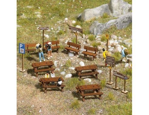 Set Accessori Stazione Ferroviaria In Resina Scala HO (1:87) - Cabina Telefonica, Panchine E Cestini - Modellismo Paesaggistico