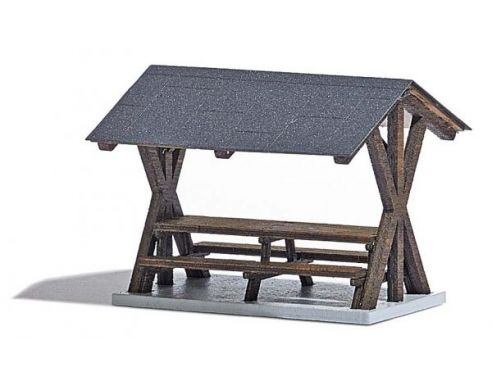 BUSCH 1563 TETTOIA PICNIC CON PANCHINE HO Modellino