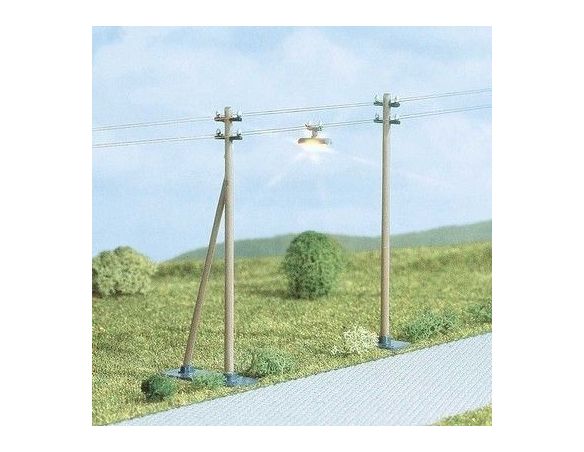 BUSCH 5502 COPPIA DI PALI  +  LAMPADA  HO Modellino