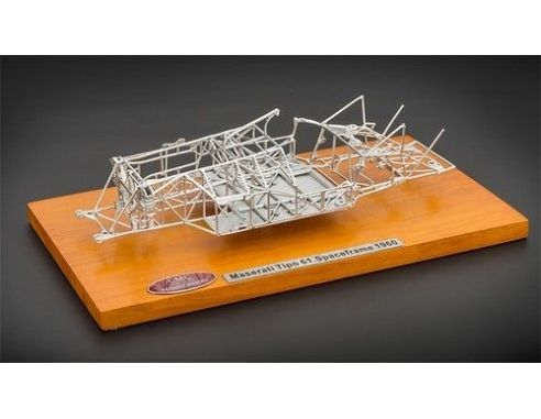 CMC CMC122 MASERATI BIRDCAGE SPACE FRAME C/BASE IN LEGNO 1:18 Modellino