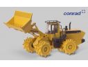 Conrad 2437 KOMATSU WF450-3 COMPACTOR 1/50 Modellino