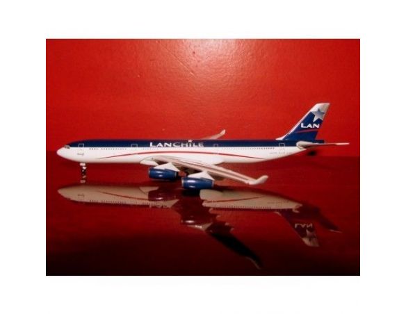 Schuco 3557586 AIRBUS A340-300 LAN CHILE 1/500 Modellino