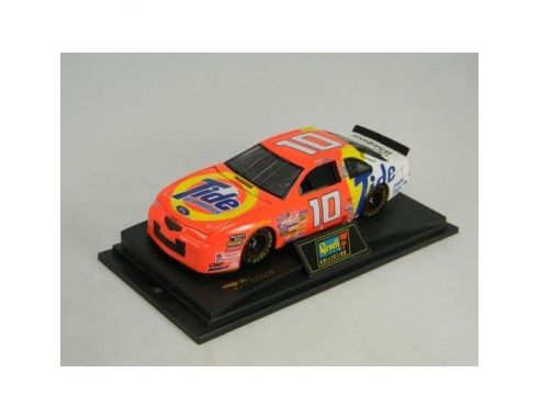 U.A.N. 6921 FORD THUNDERBIRD AMERIC.FAVORIT 1/24 Modellino