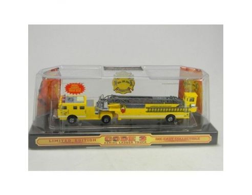 U.A.N. CO12660 CAMION POMPIERI +SCALA HONOLULU 1/64 Modellino