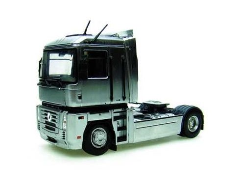 Universal Hobbies UH5687 CAMION RENAULT MAGNUM CROMATO 1:50 Modellino