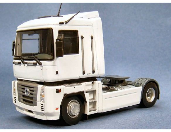 Universal Hobbies UH5691 CAMION RENAULT MAGNUM WHITE 1:50 Modellino