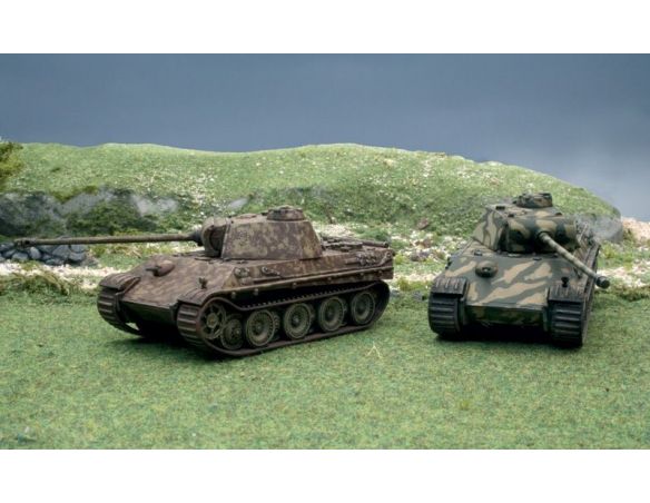 Italeri IT7504 PZ.KPFW.V PANTHER AUSF.G.KIT 1:72 Modellino