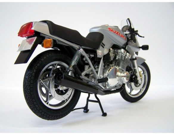 Doyusha BB2 SUZUKI KATANA GSX 1100S KIT 1/8 Modellino