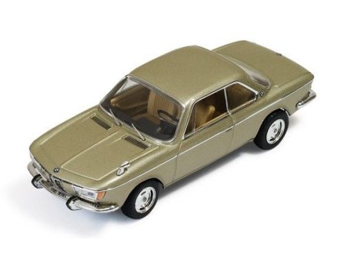 Ixo model CLC256 BMW 2000 CS 1966 METALLIC CHAMPAGNE 1:43 Modellino