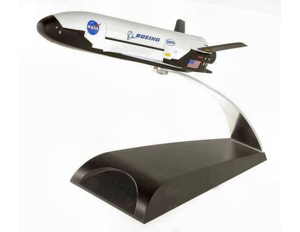 Dragon D50386 NASA X-37 B ORBITAL VEHICLE 1:72 Space