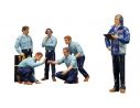 True Scale Miniatures TSM12AC12 F1 PIT CREW FIGURINES TEAM TYRRELL 1976 SET OF 6 1:18 Modellino