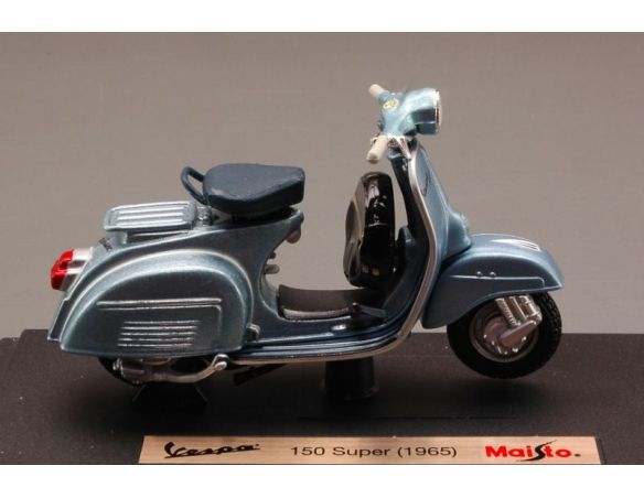 Maisto MI5084B VESPA 150 SUPER 1965 LIGHT BLUE METALLIC 1:18 Modellino