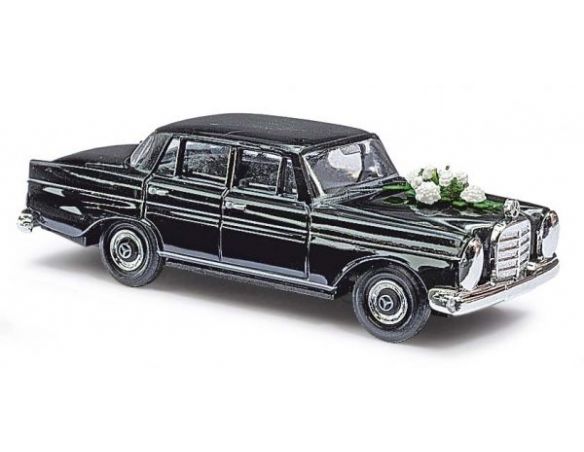 BUSCH 40416 MERCEDES BENZ 220 MATRIMONIO Modellino