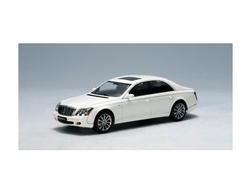 Auto Art / Gateway AA56157 MAYBACH 57 S 2005 WHITE 1:43 Modellino
