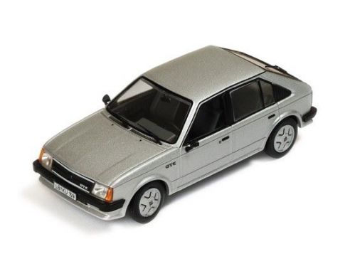 Ixo model CLC268 OPEL KADETT D GT/E 1983 SILVER 1:43 Modellino