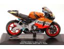 Protar PR45007 HONDA V.ROSSI 2003 1:22 Modellino