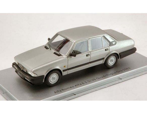 Kess Model KS43000150 ALFA ROMEO ALFA 6 2.5i V6 QUADRIFOGLIO ORO 1983 SILVER 1:43 Modellino