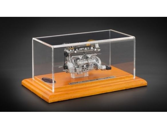 CMC M131 MOTORE ALFA ROMEO 8C 2900 B IN VETRINETTA Modellino