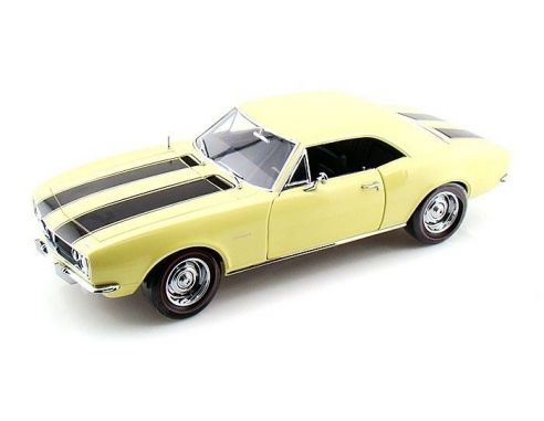 ERTL 39305 CHEVY CAMARO RS/SS BUMBLEBEE'67 1/18 Modellino