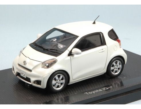 Ebbro EB44696 TOYOTA IQ 2009 PEARL 1:43 Modellino