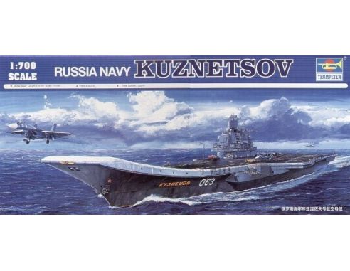 TRUMPETER 05713 RUSSIA NAVY KUZNETSOV Modellino