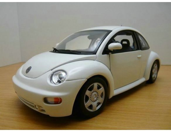 Auto Art / Gateway 01035 VW NEW BEETLE COUPE'98 BIANCO 1/18 Modellino