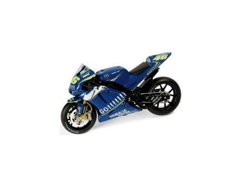 Ixo model RAB096 YAMAHA YZR-M1 n.46 ITALIA GP'05 1/24 Modellino