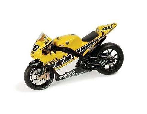 Ixo model RAB114 YAMAHA YZR-M1 n.46 USA GP 2005 1/24 Modellino