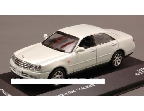 J-Collection JC02006WP NISSAN GLORIA ULTIMA-Z V PACKAGE 2001 WHITE PEARL 1:43 Modellino