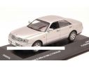 J-Collection JC02007SL NISSAN GLORIA ULTIMA-Z V PACKAGE 2001 PLATINUM SILVER 1:43 Modellino