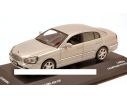 J-Collection JC08028SC NISSAN CIMA 450 VIP 2005 CHAMPAGNE SILVER 1:43 Modellino