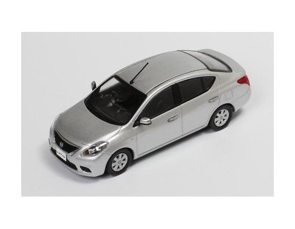 J-Collection JC253 NISSAN LATIO 2012 BRILLANT SILVER METALLIC 1:43 Modellino