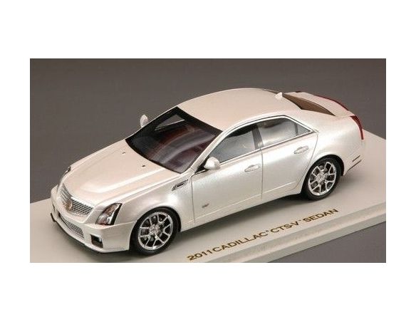 Luxury LX10118 CADILLAC CTS -V SEDAN 2011 WHITE DIAMOND 1:43 Modellino