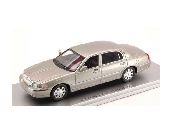 Luxury LX10152 LINCOLN TOWN CAR 2011 SILVER 1:43 Modellino