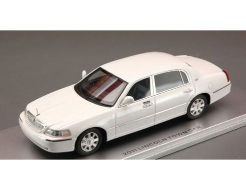 Luxury LX10156 LINCOLN TOWN CAR 2011 WHITE 1:43 Modellino
