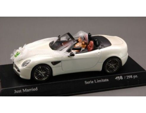 M4 M4200D ALFA ROMEO 8C JUST MARRIED W/2 FIG.ED.LIM.298 1/43 Modellino