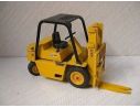 NZG 182 CAT V80E FORK LIFT MULETTO 1/25 Modellino