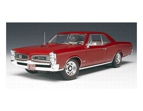 Highway 61 50583 PONTIAC GTO 1966 MONTERO RED 1/18 Modellino
