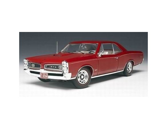 Highway 61 50583 PONTIAC GTO 1966 MONTERO RED 1/18 Modellino