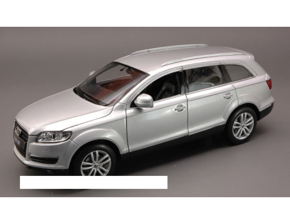 Welly WE1985 AUDI Q 7 2006 SILVER 1:24 Modellino